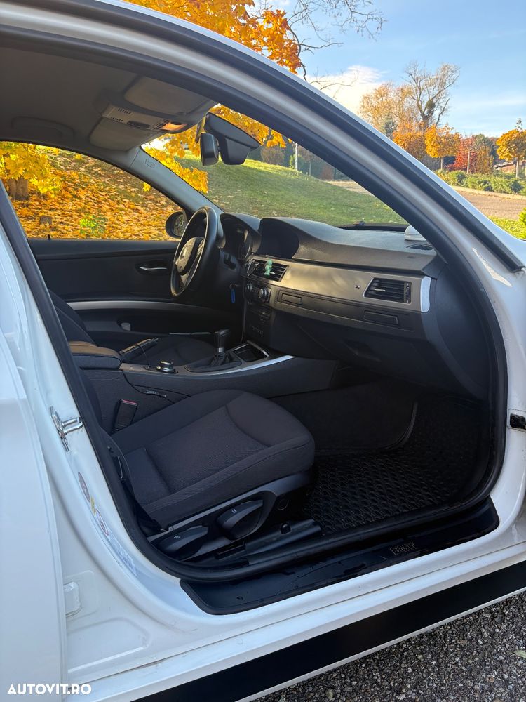 BMW Seria 3 318d - 11