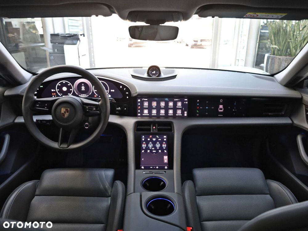 Porsche Taycan - 9