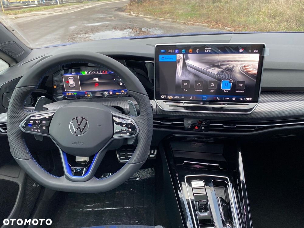 Volkswagen Golf - 11