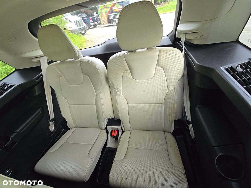 Volvo XC 90 - 18