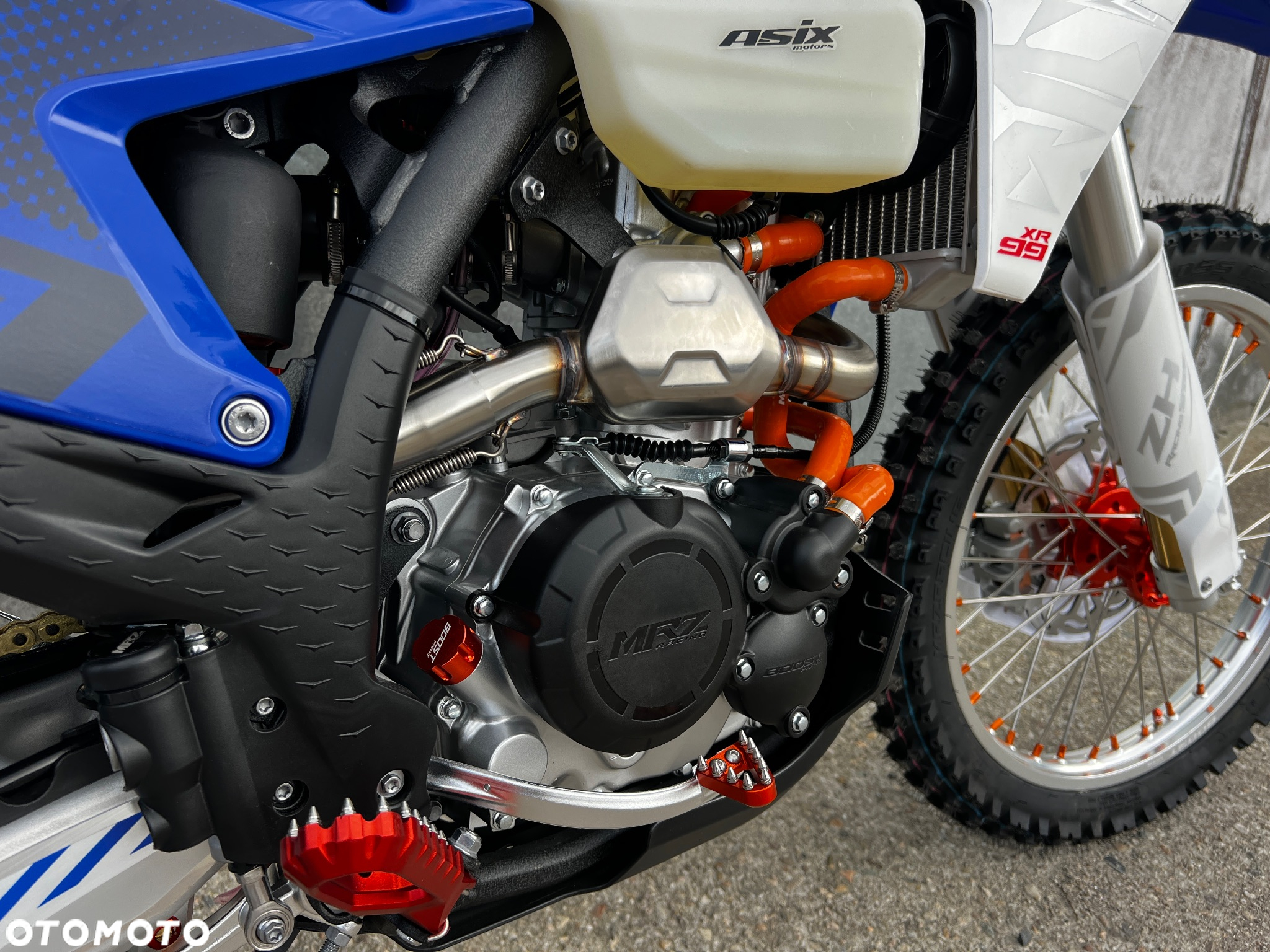 ASIX XR - 13