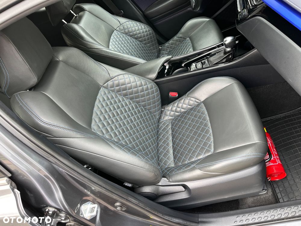 Toyota C-HR Flow - 34