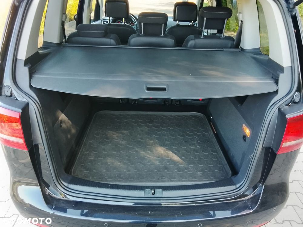 Volkswagen Touran - 20