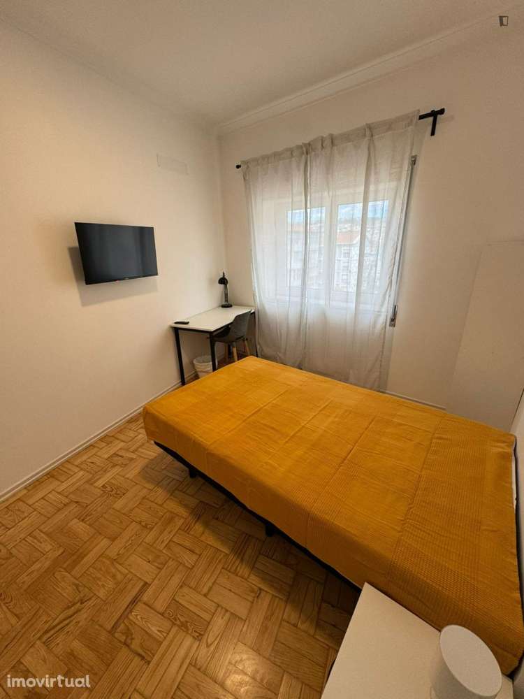 Quarto - localizado em Norton de Matos Coimbra - Grande imagem: 3/13