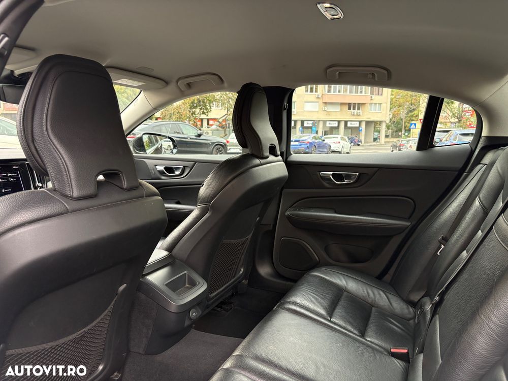 Volvo S60 B4 MHEV AT Plus Dark - 12