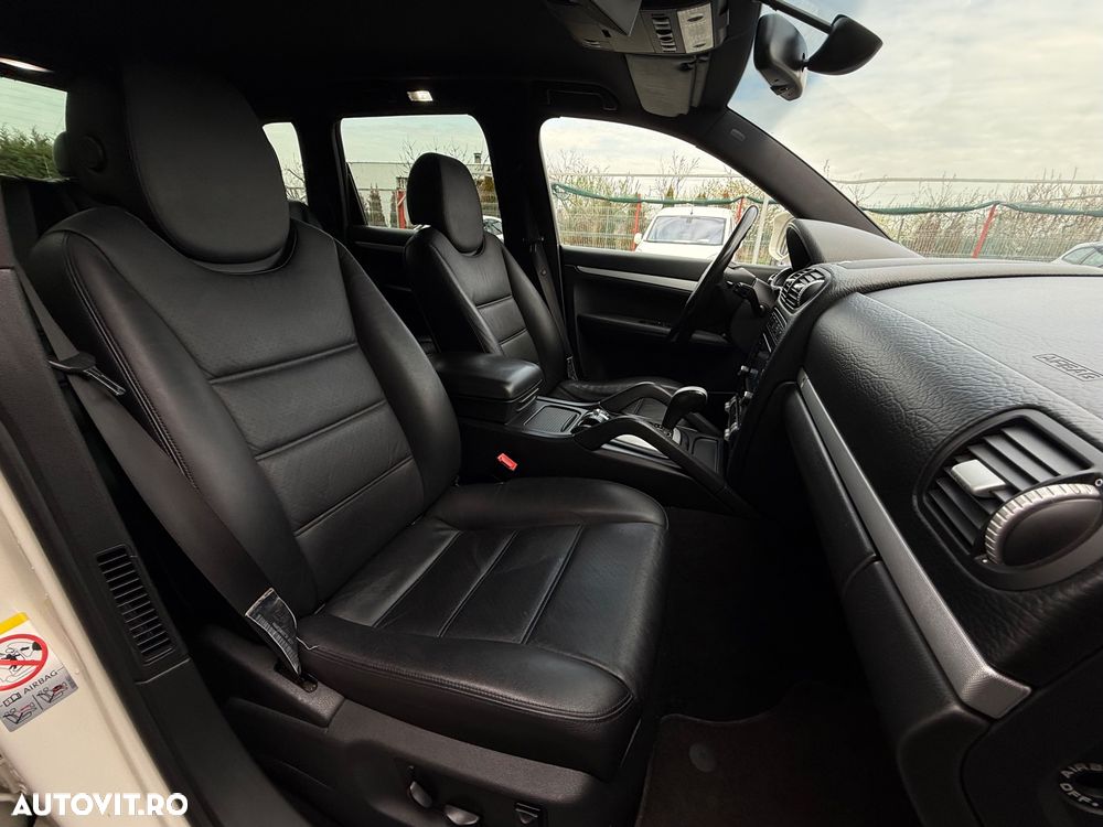 Porsche Cayenne - 12
