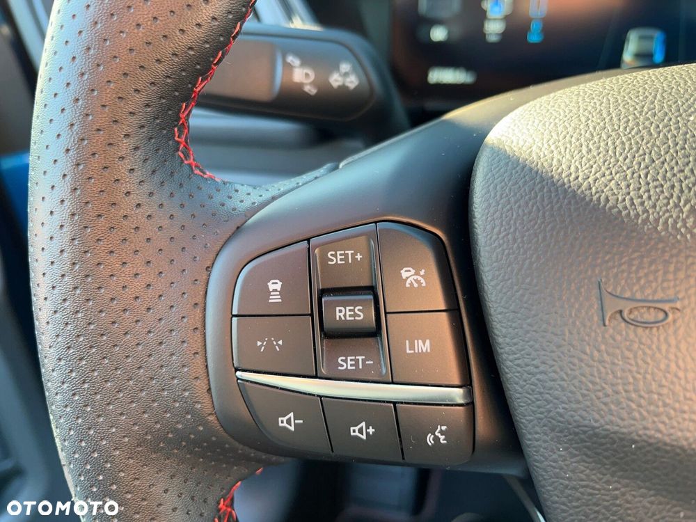 Ford Kuga - 28