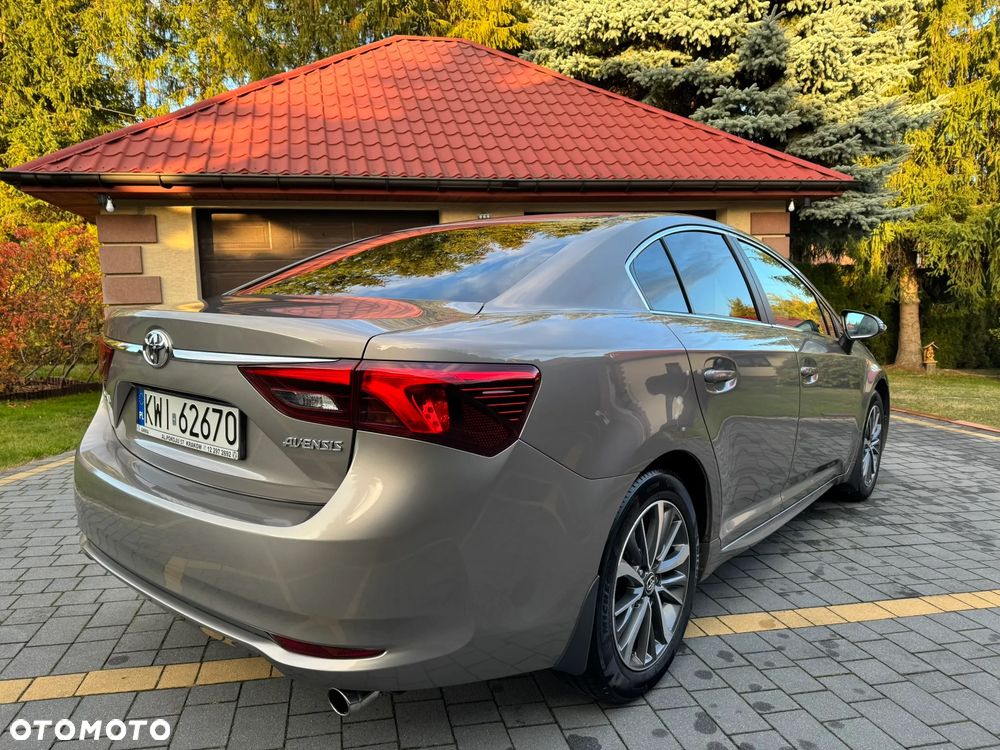 Toyota Avensis 2015 photo 5