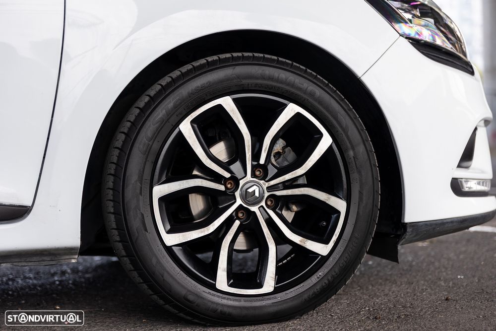 Renault Clio Sport Tourer - 17