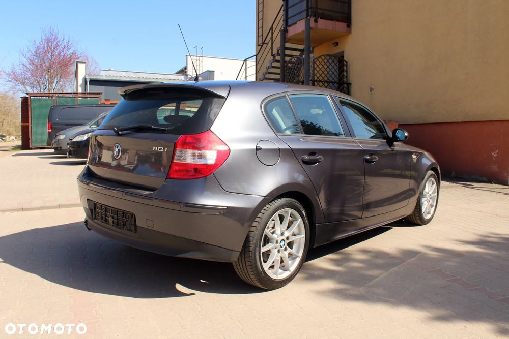 BMW Seria 1 - 2