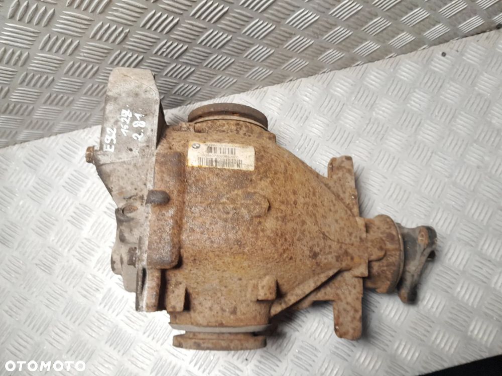 BMW E90 E87 E91 E92 DYFERENCJAŁ MOST TYLNEGO NAPĘDU 7572520-01 PRZEŁOŻENIA 2,81 - 2