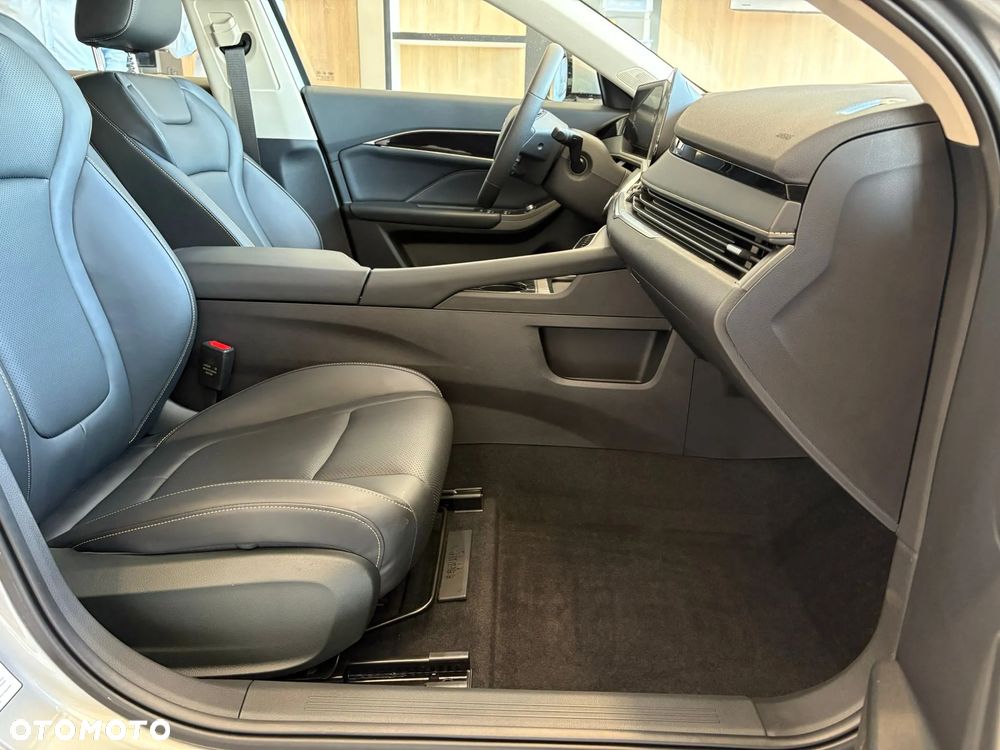 Bestune B70 2.0T Elegance - 9