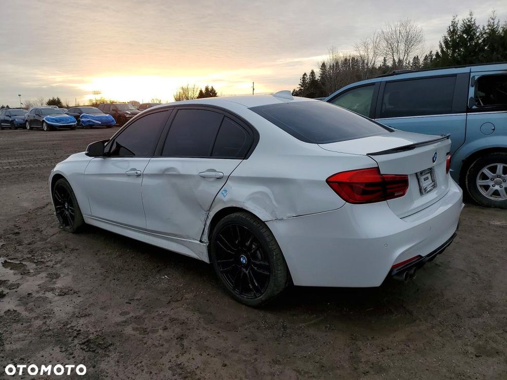 BMW Seria 3 330i xDrive M Sport - 5