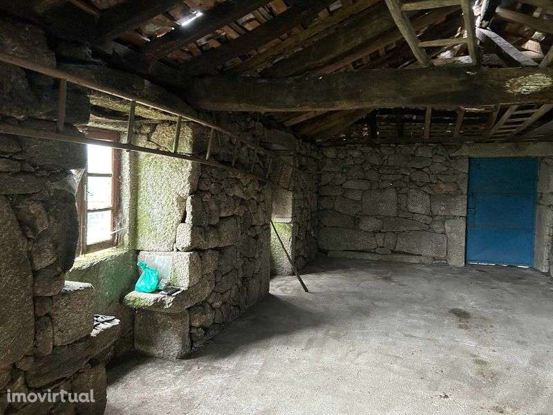 Moradia em pedra - Grande imagem: 4/8