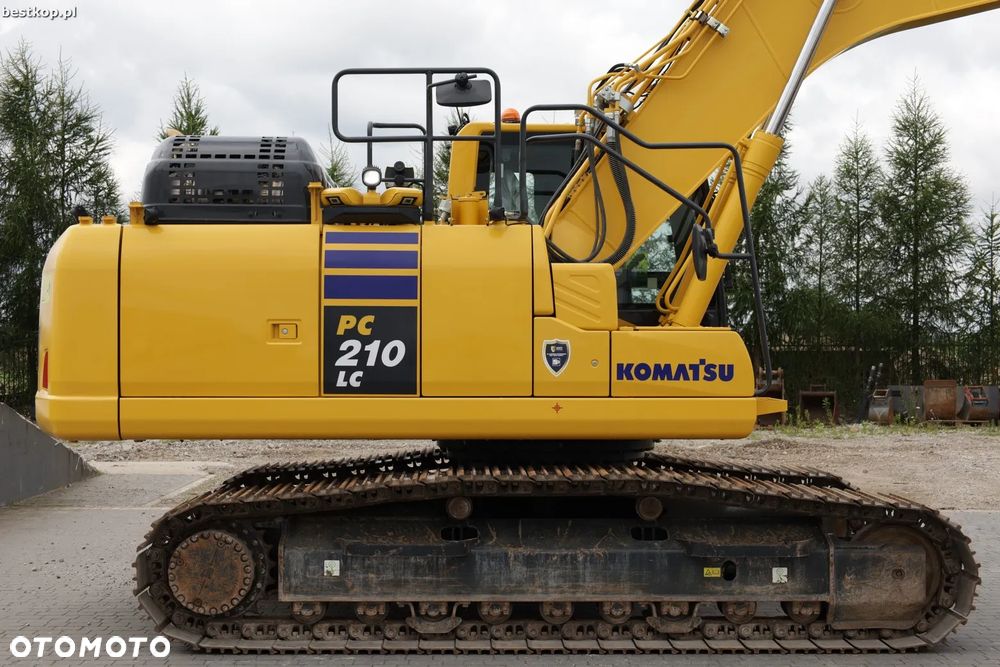 Komatsu PC210LC-11 - 11