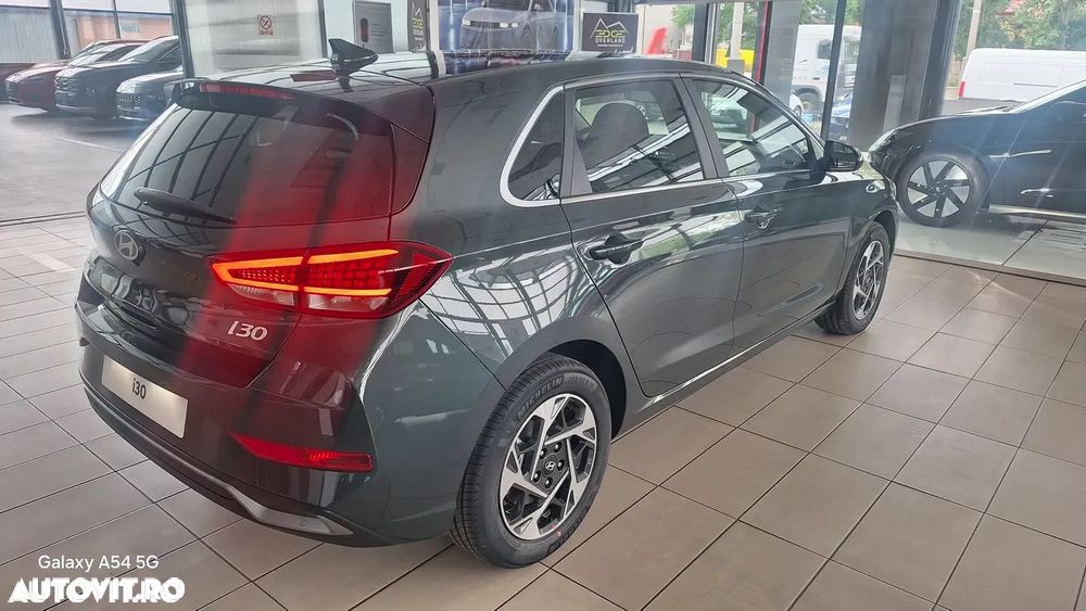 Hyundai i30 1.5 110CP 5DR M/T Comfort - 11