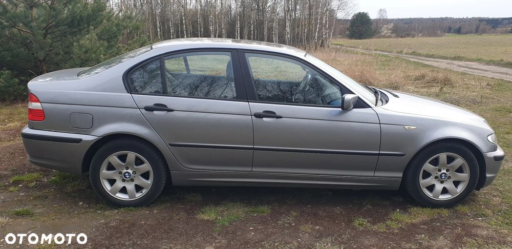 BMW Seria 3 318i - 4