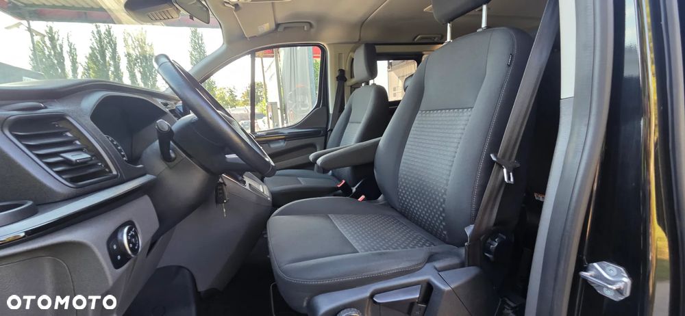 Ford Tourneo Custom 2.0 EcoBlue L1 Titanium - 30