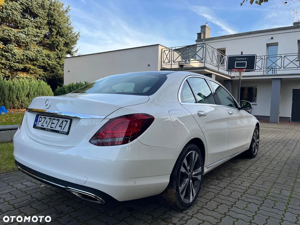 Mercedes-Benz Klasa C 300 4Matic 9G-TRONIC Exclusive - 4