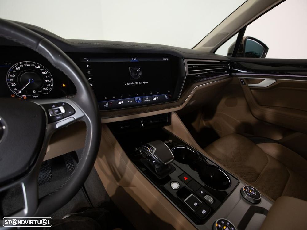 VW Touareg 3.0 TDI V6 Elegance Plus - 12
