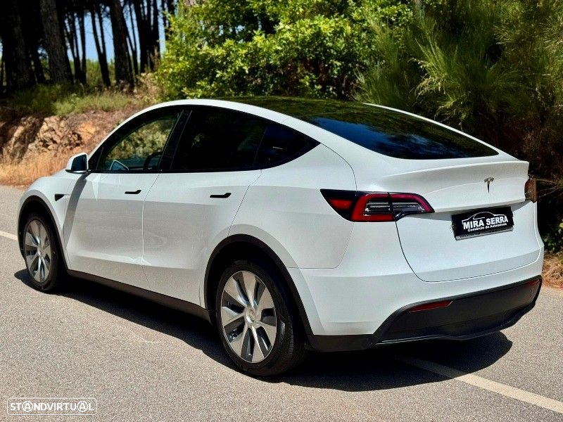 Tesla Model Y RWD - 12