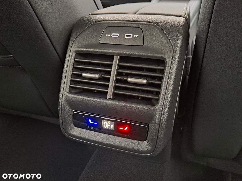 Volkswagen Passat - 32