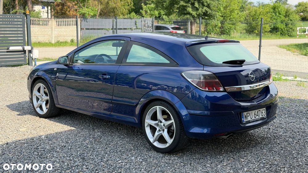 Opel Astra 2.0 T Cosmo - 12