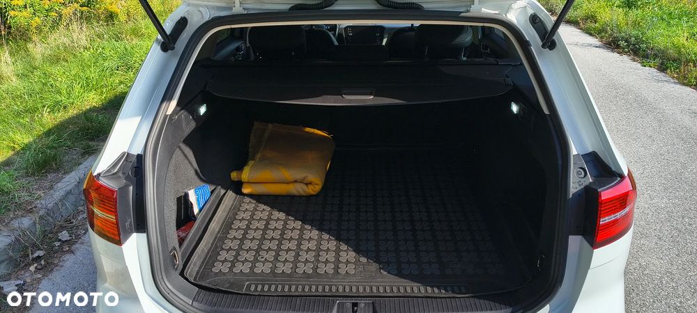 Volkswagen Passat - 20