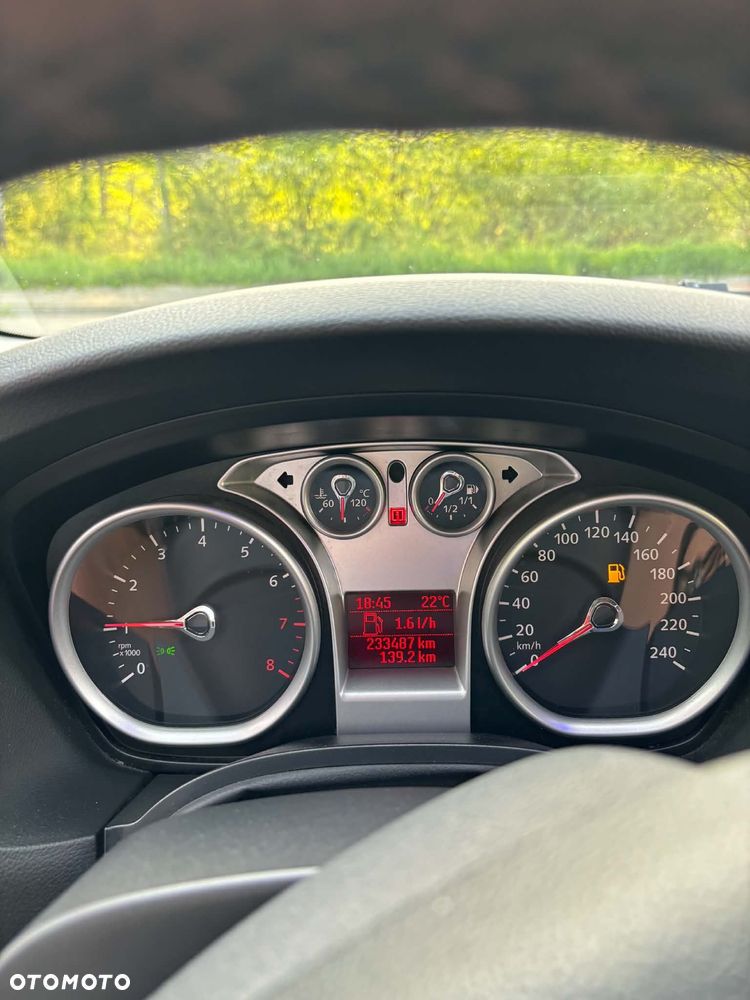 Ford Focus 2.0 16V Sport - 12