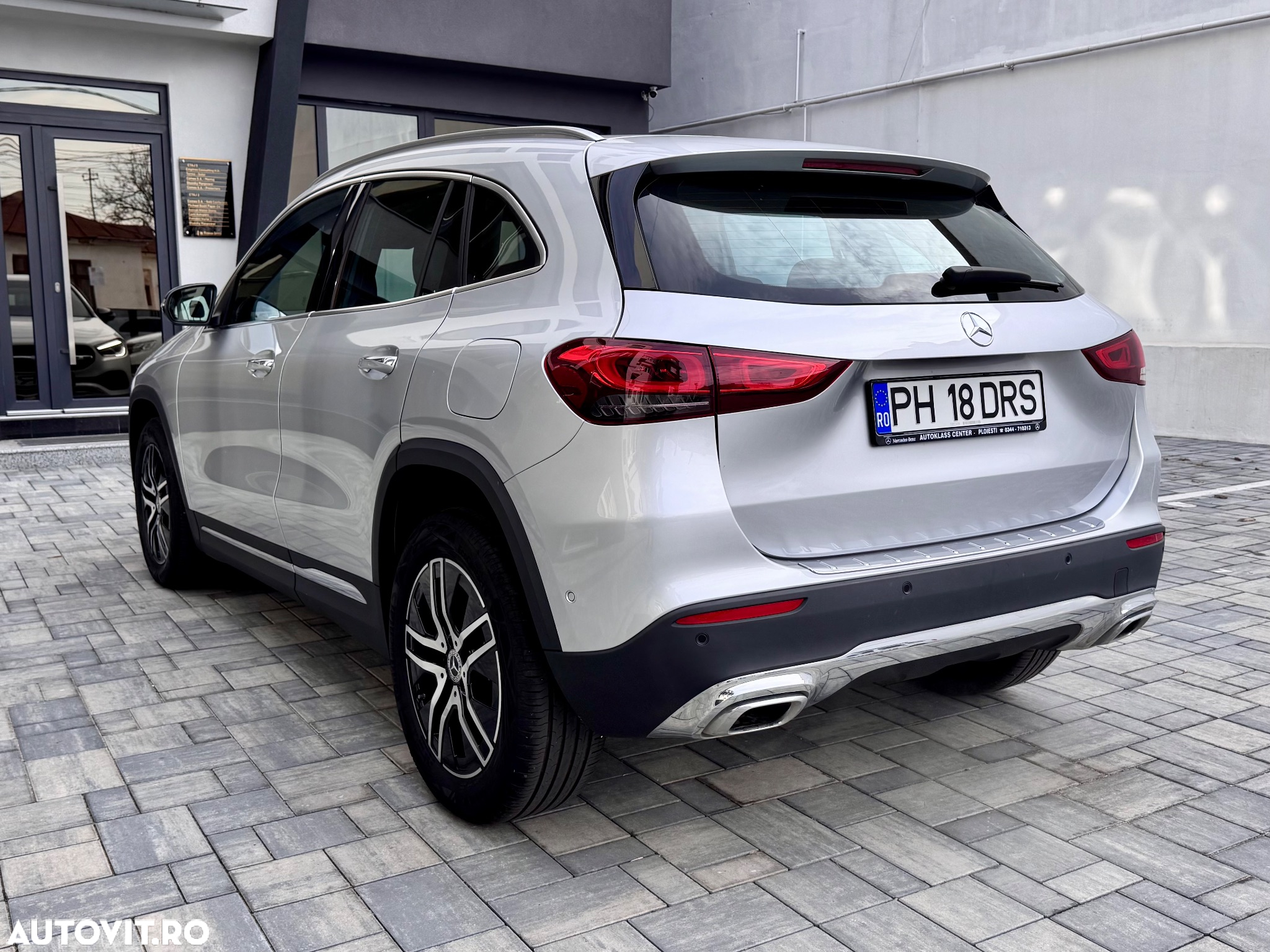 Mercedes-Benz GLA - 4