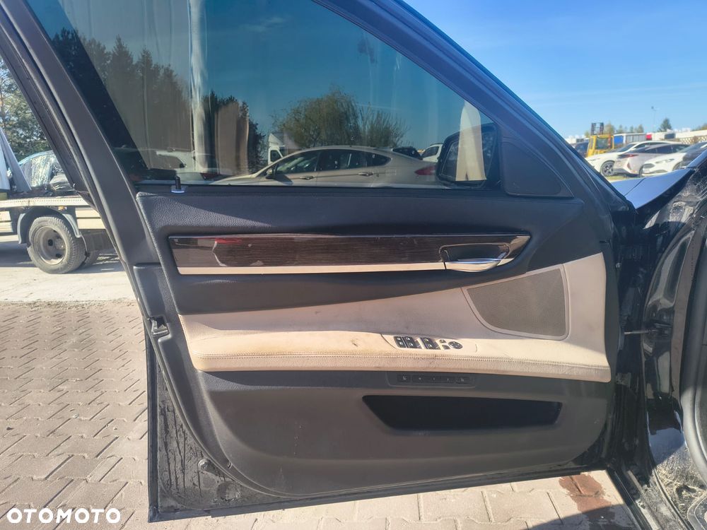 BMW Seria 7 - 8
