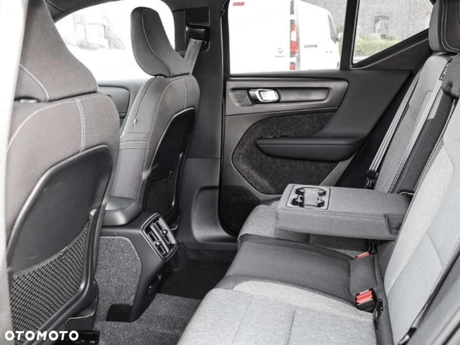 Volvo XC 40 B3 Plus Dark - 15