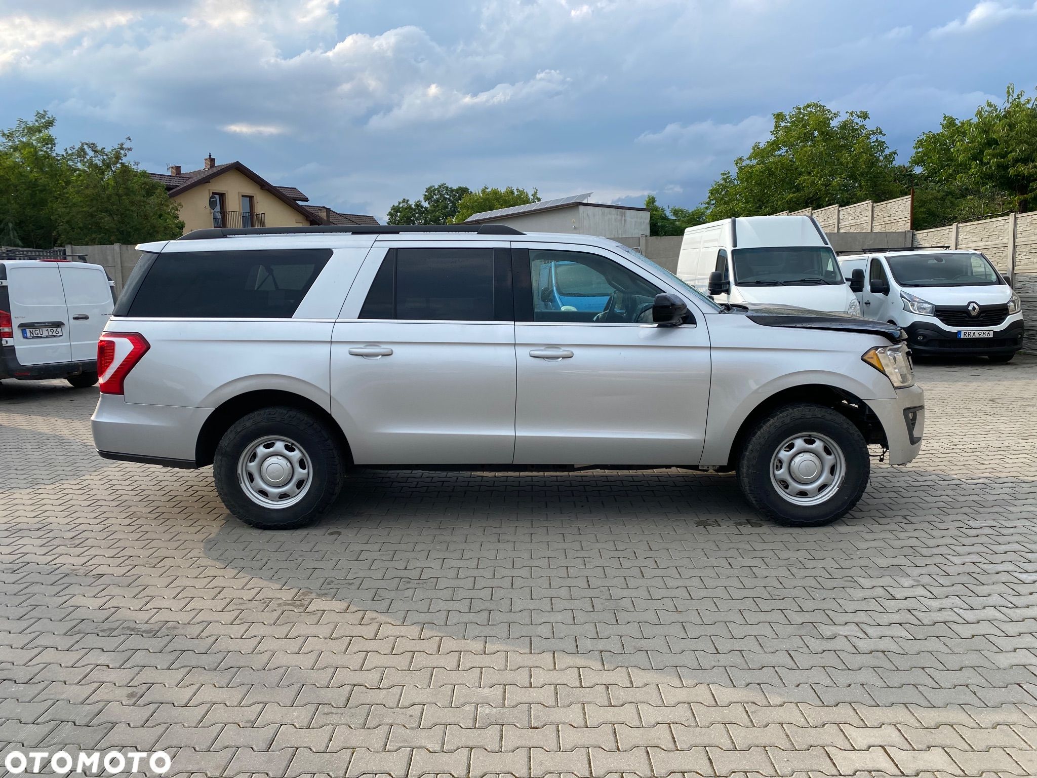 Ford Expedition - 1