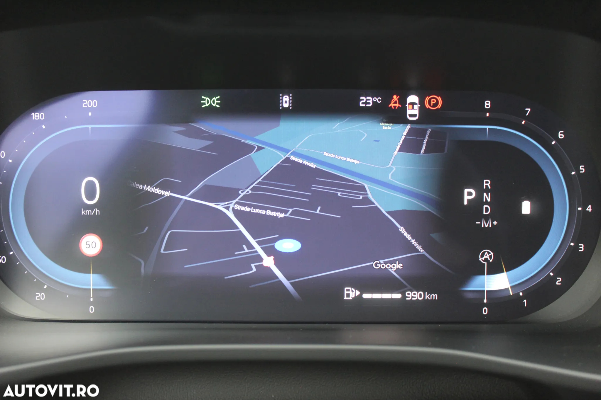 Volvo XC 40 B3 AT FWD MHEV Plus Dark - 14