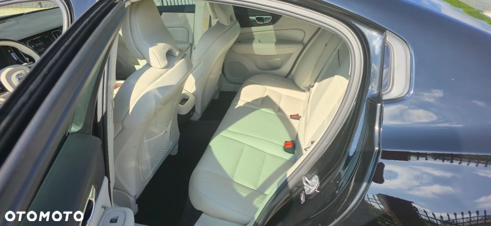 Volvo S60 T5 Momentum Pro - 5