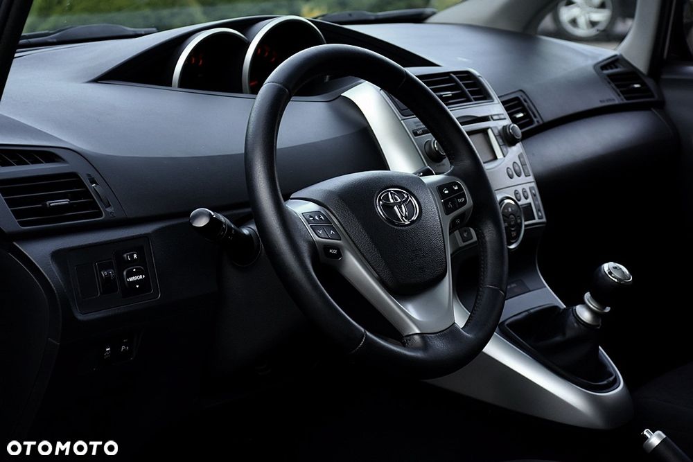 Toyota Verso 1.8 7-Sitzer Skyview Edition - 17