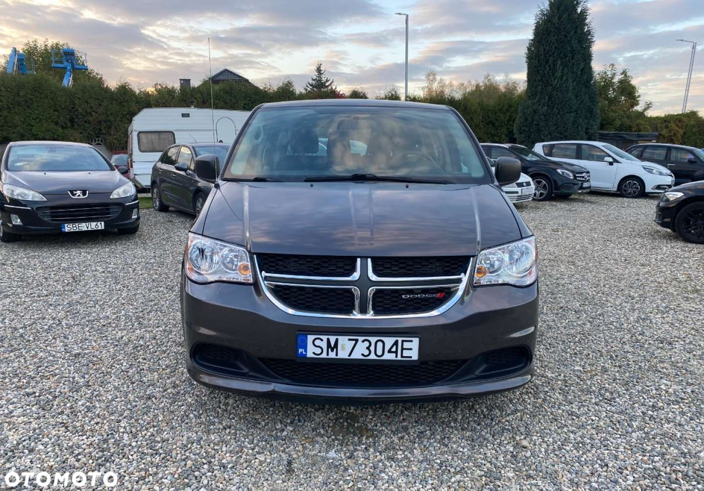 Dodge Grand Caravan - 8