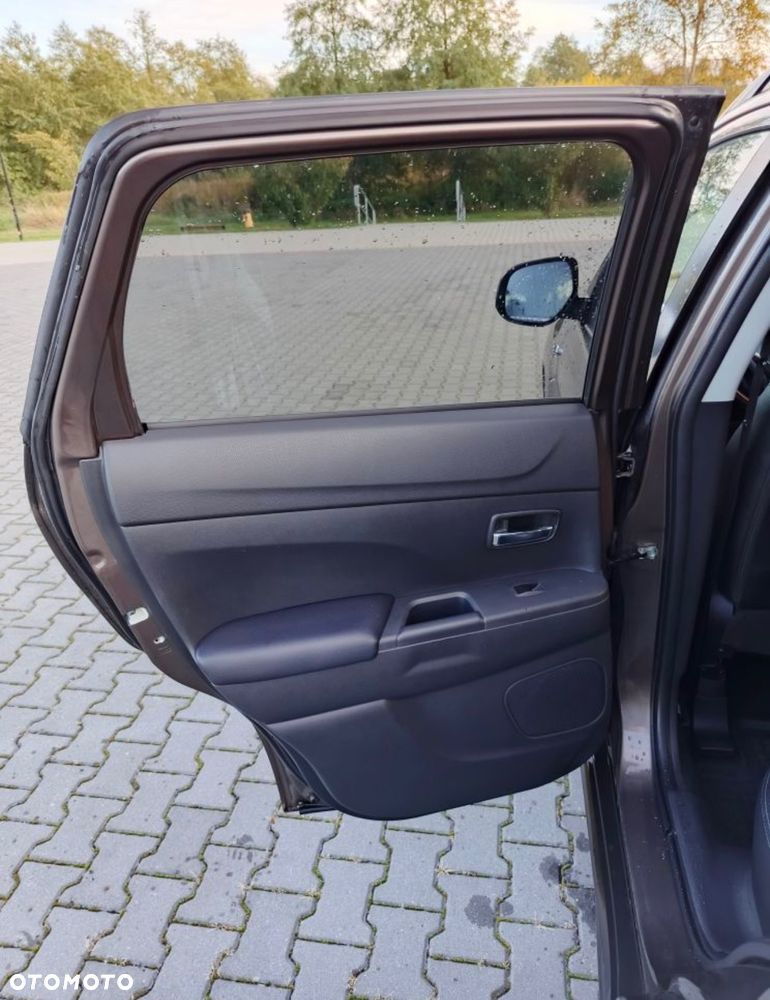 Mitsubishi ASX - 4