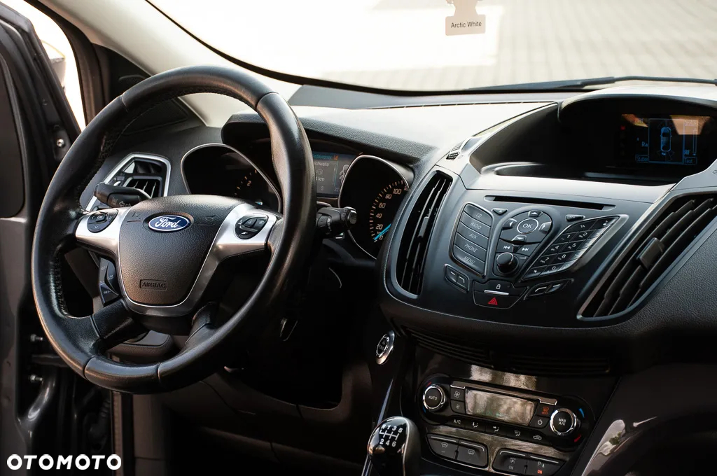 Ford Kuga 2.0 TDCi 4x4 Titanium - 25