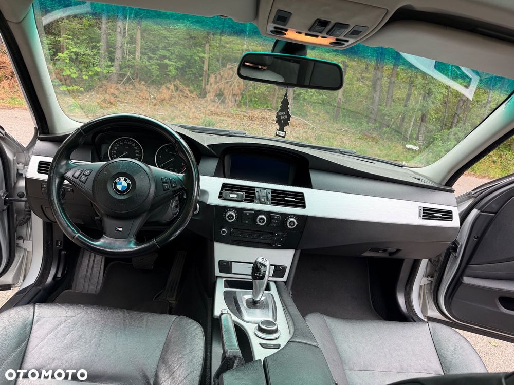BMW Seria 5 530d xDrive - 13