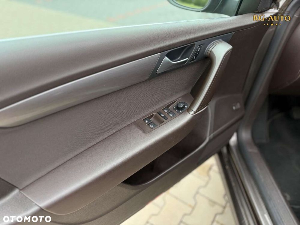 Volkswagen Passat - 35