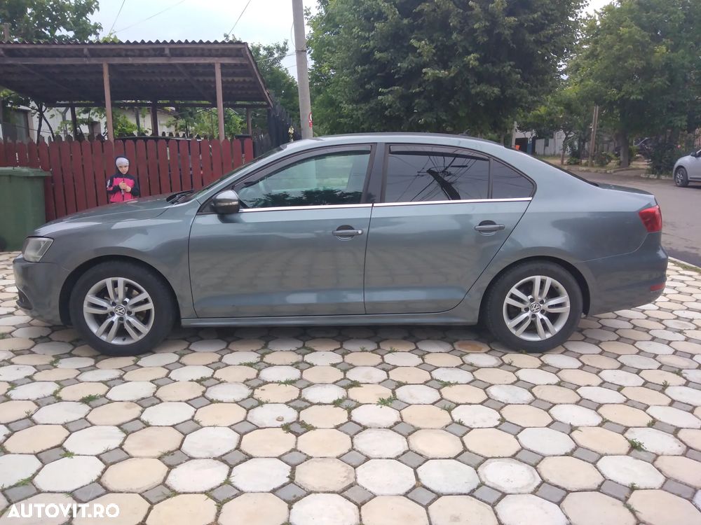 Volkswagen Jetta - 9