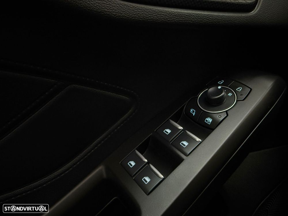 Ford Focus 1.0 EcoBoost MHEV ST-Line - 25