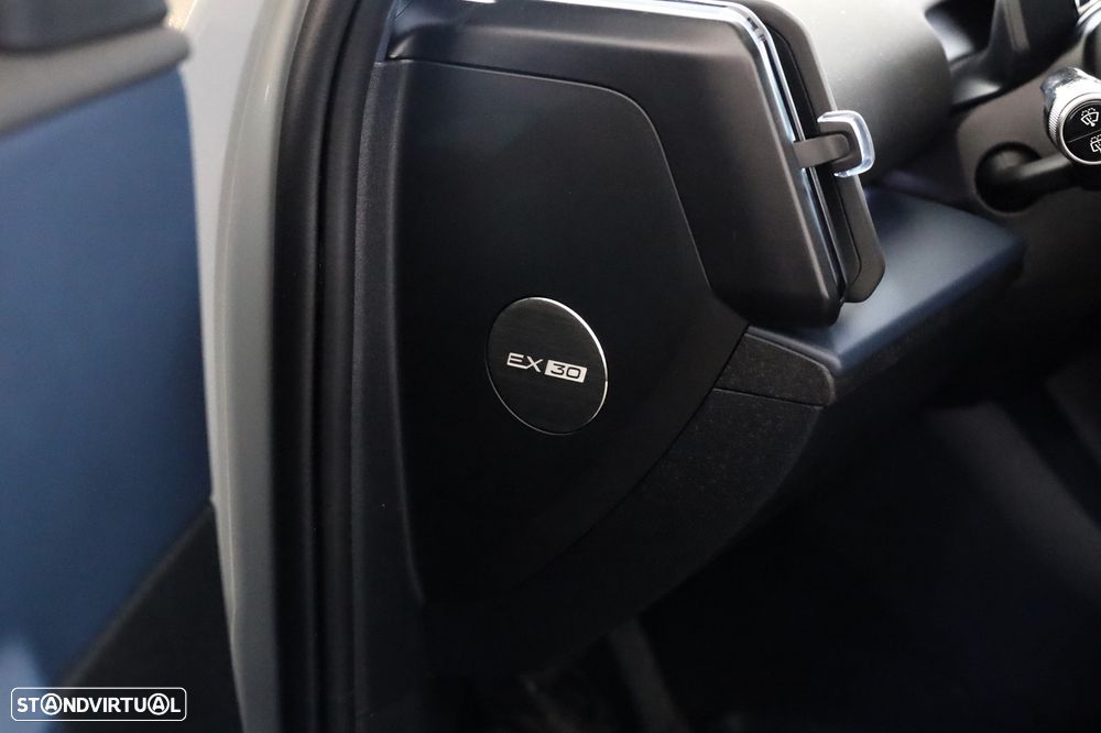 Volvo EX30 Single Motor Extended Range RWD Plus - 24