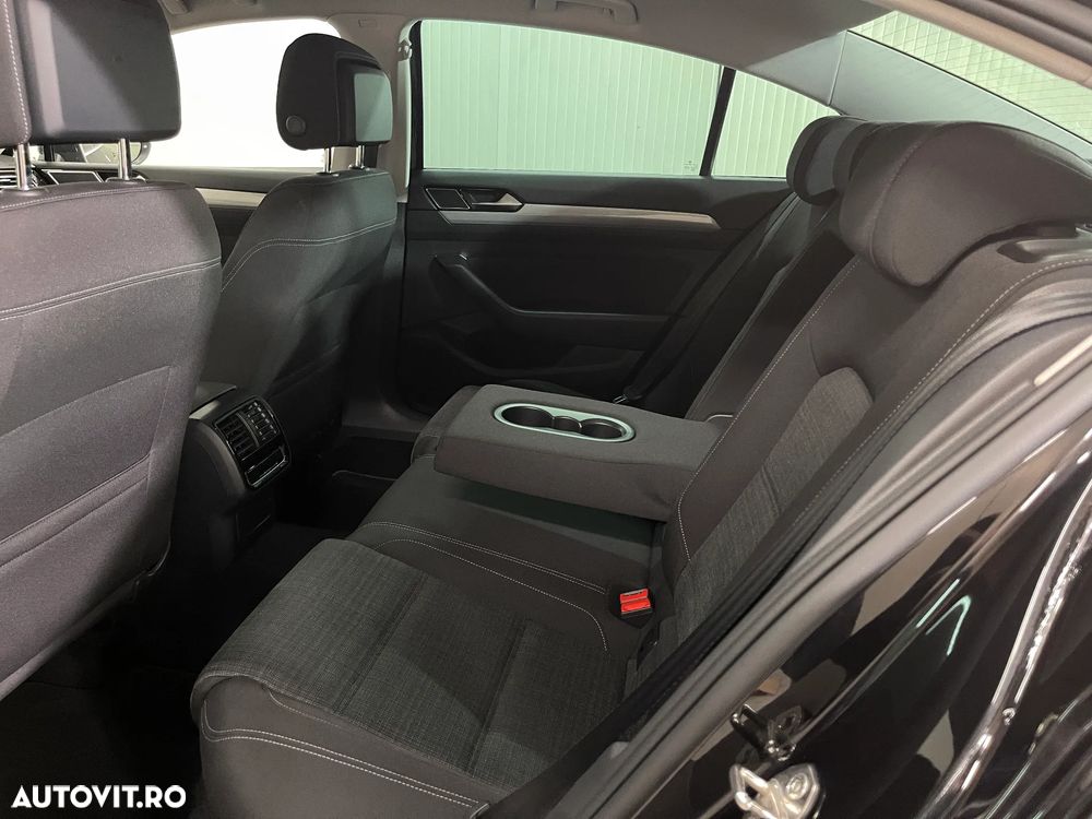 Volkswagen Passat 1.5 TSI ACT DSG Comfortline - 12
