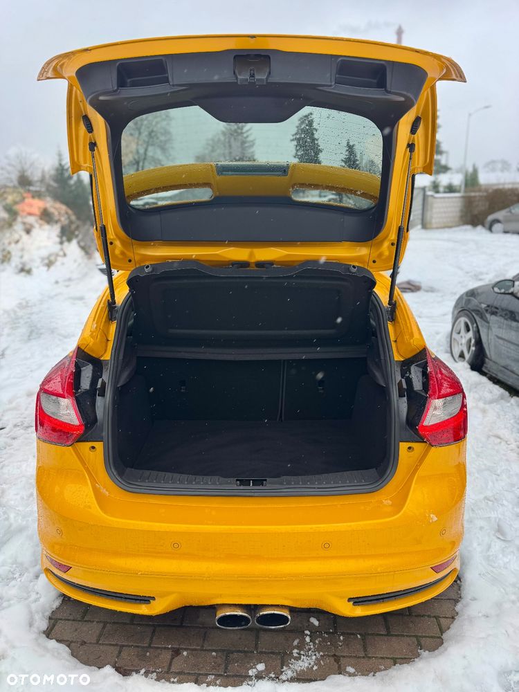 Ford Focus ver-2-0-ecoboost-st - 8