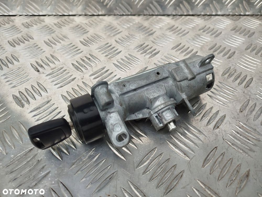 STACYJKA Z KLUCZYKIEM BEZ IMMOBILIZERA SCANIA NTG - 2