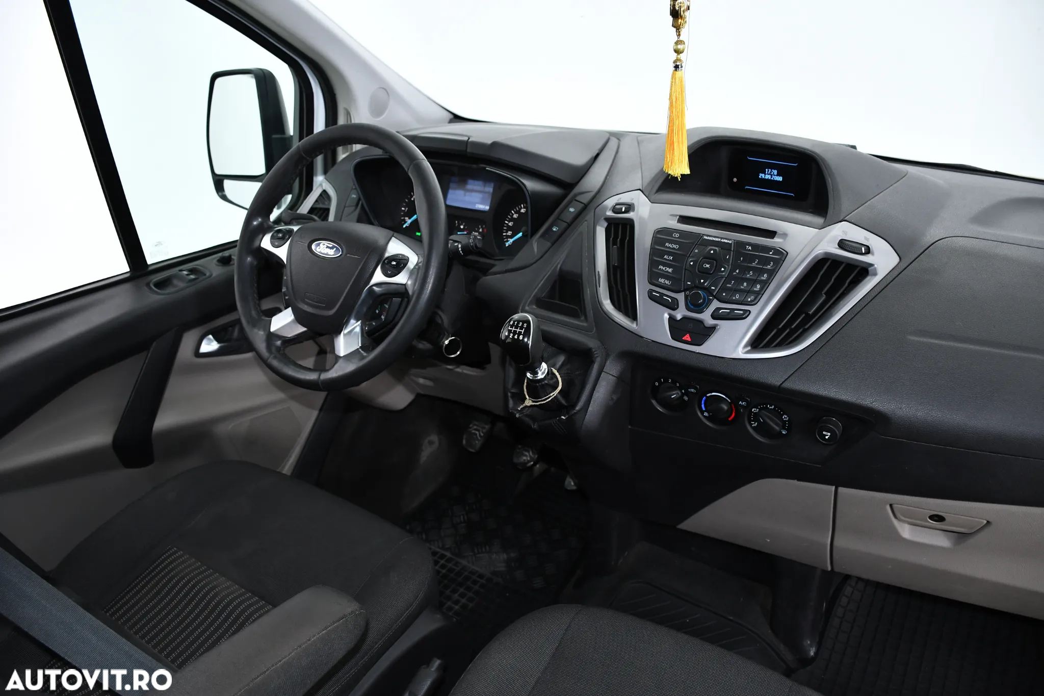 Ford Tourneo Custom - 4
