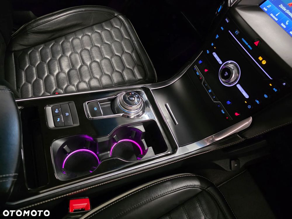 Ford Edge 2.0 EcoBlue Twin-Turbo 4WD ST-Line - 19