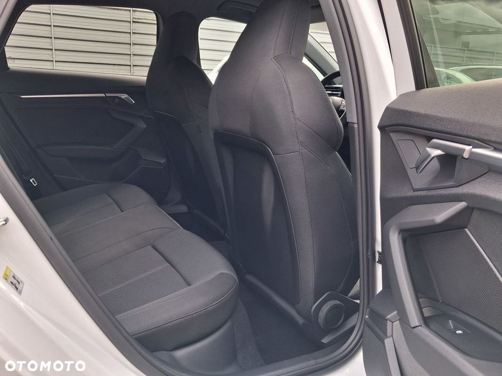 Audi A3 Sportback - 13